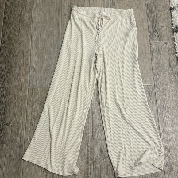 super cute and comfy size L cream athleisure pants from LOVE - Picture 1 of 3